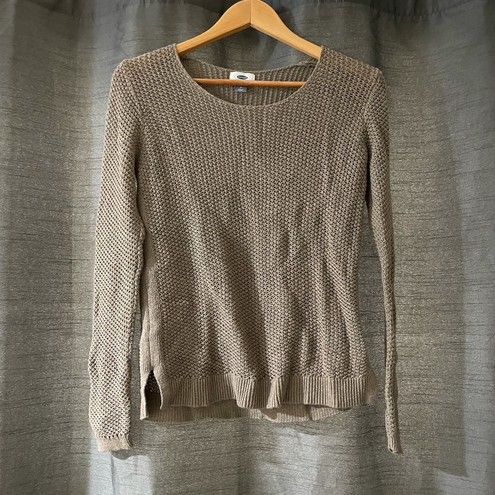 Brown sweater